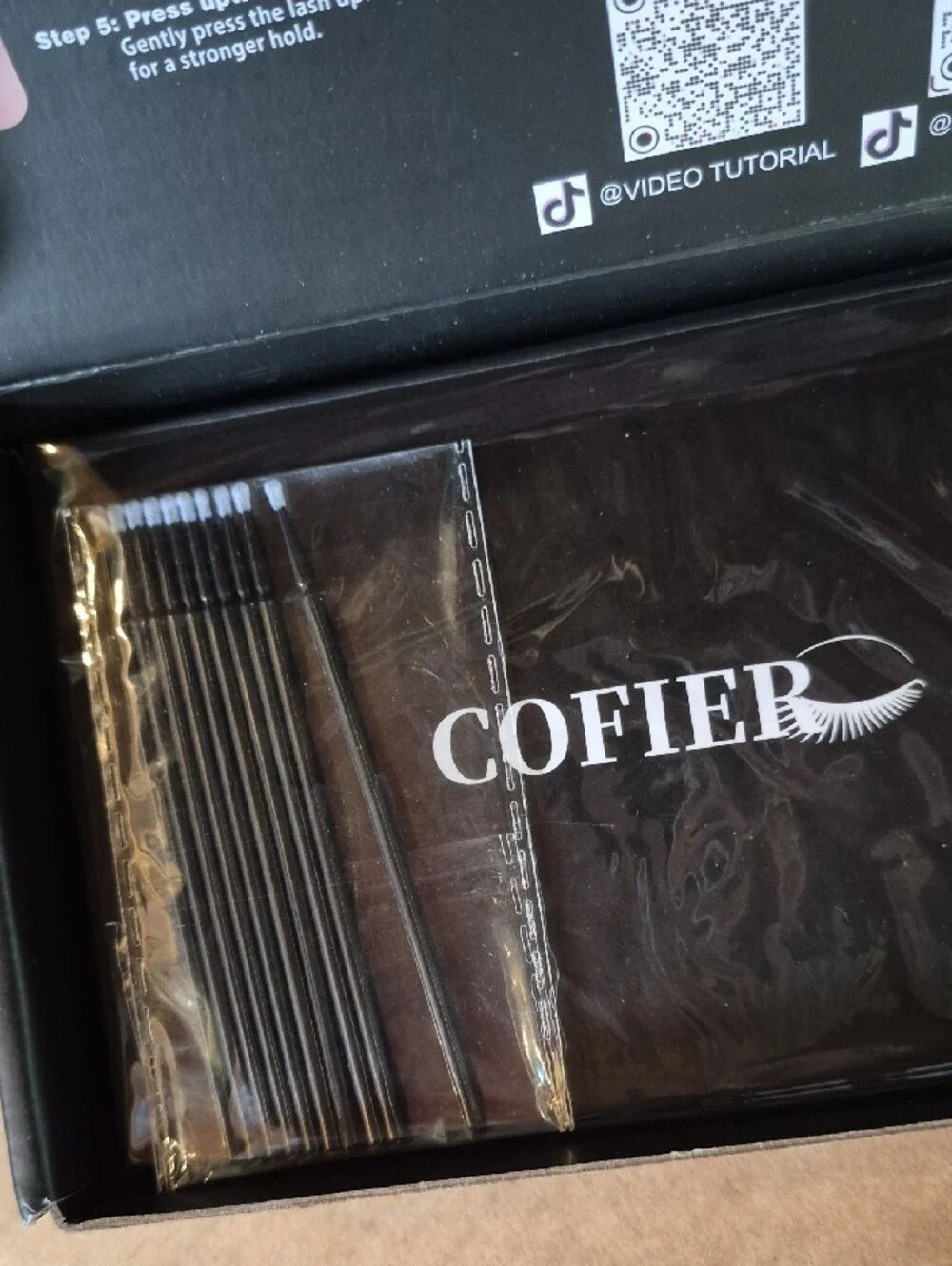Coffier Cat Eye No-Glue Lashes Kit - Entire Kit New In Box
